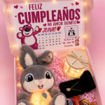 Box Premium de Cumpleaños con Conejito Respiración 30 cm